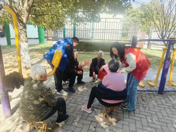 八公山區新莊孜街道開(kāi)展“黨建紅守護生態(tài)綠”文明祭祀宣傳活動(dòng)